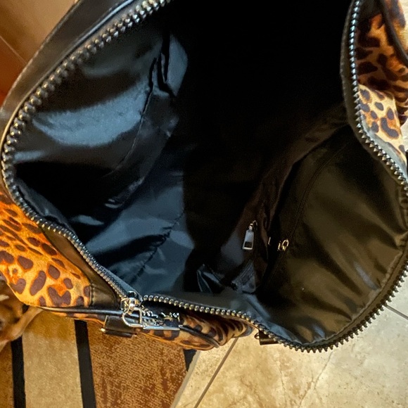 Animal Print Duffle Bag NWOT Unbranded - Picture 10 of 16